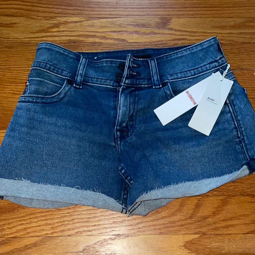 🔥BRAND NEW🔥 Hudson jean shorts size 24